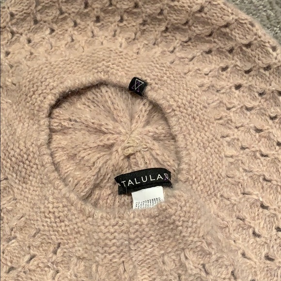 Aritzia Talula Beret - Picture 2 of 2